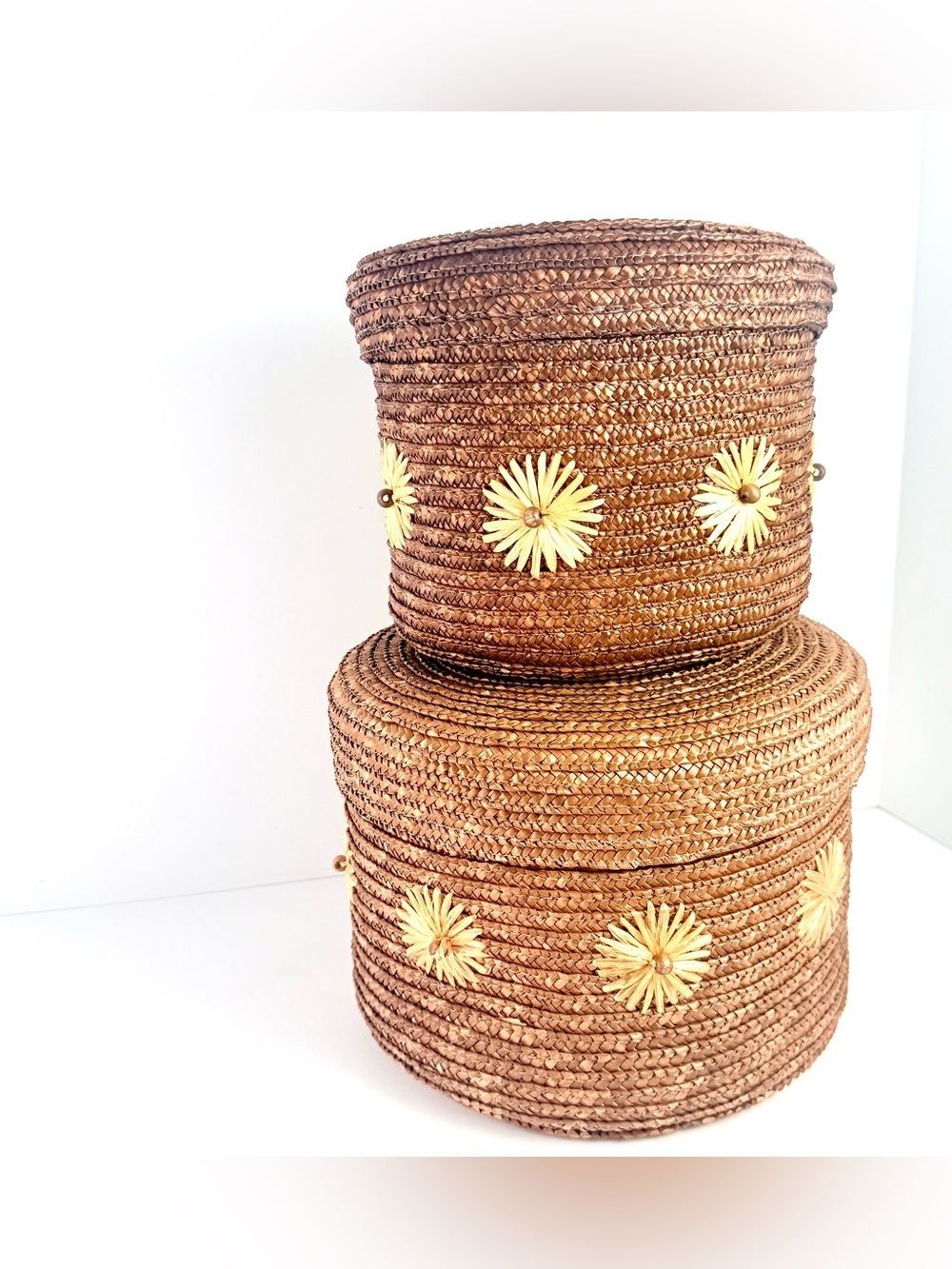 Set Of 2 Vintage Pier 1 Round Straw Storage Basket W/ Lid & Flowers On Side boho